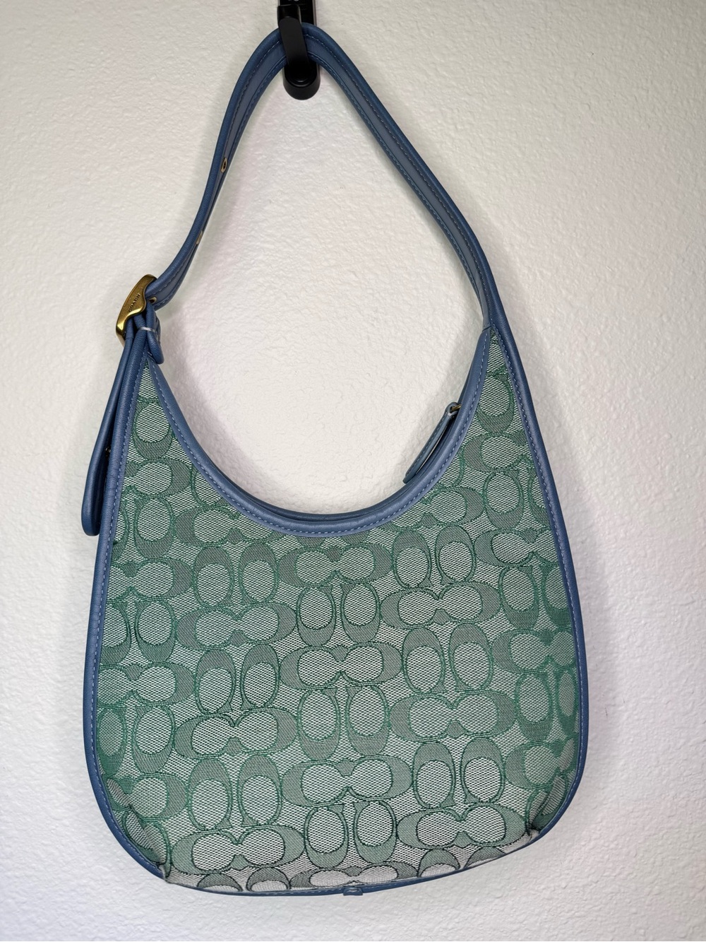 Coach Ergo Green Blue
Signature Jacquard Leather Shoulder C2588